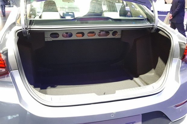 Novo Chevrolet Onix Sedan estreia com motor 1.0 turbo e custa R$ 57.600… na  China - Motor Show